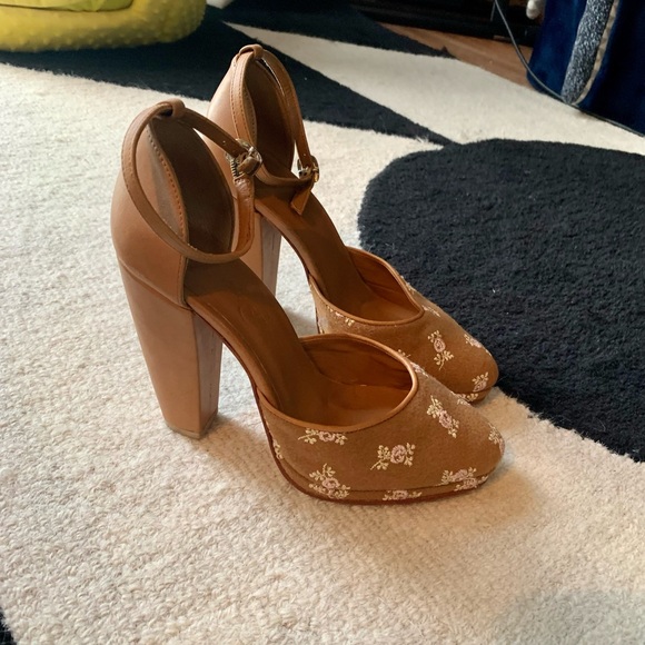 Rachel Comey Heels. Camel with Flowers. Size 7.5. - Picture 8 of 9